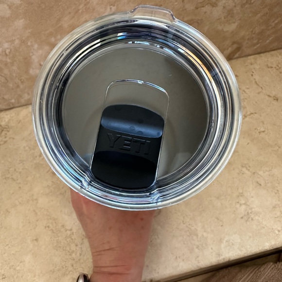 Yeti Rambler 30 ounce Tumbler with mag slider lid limited edition pink - Picture 4 of 11